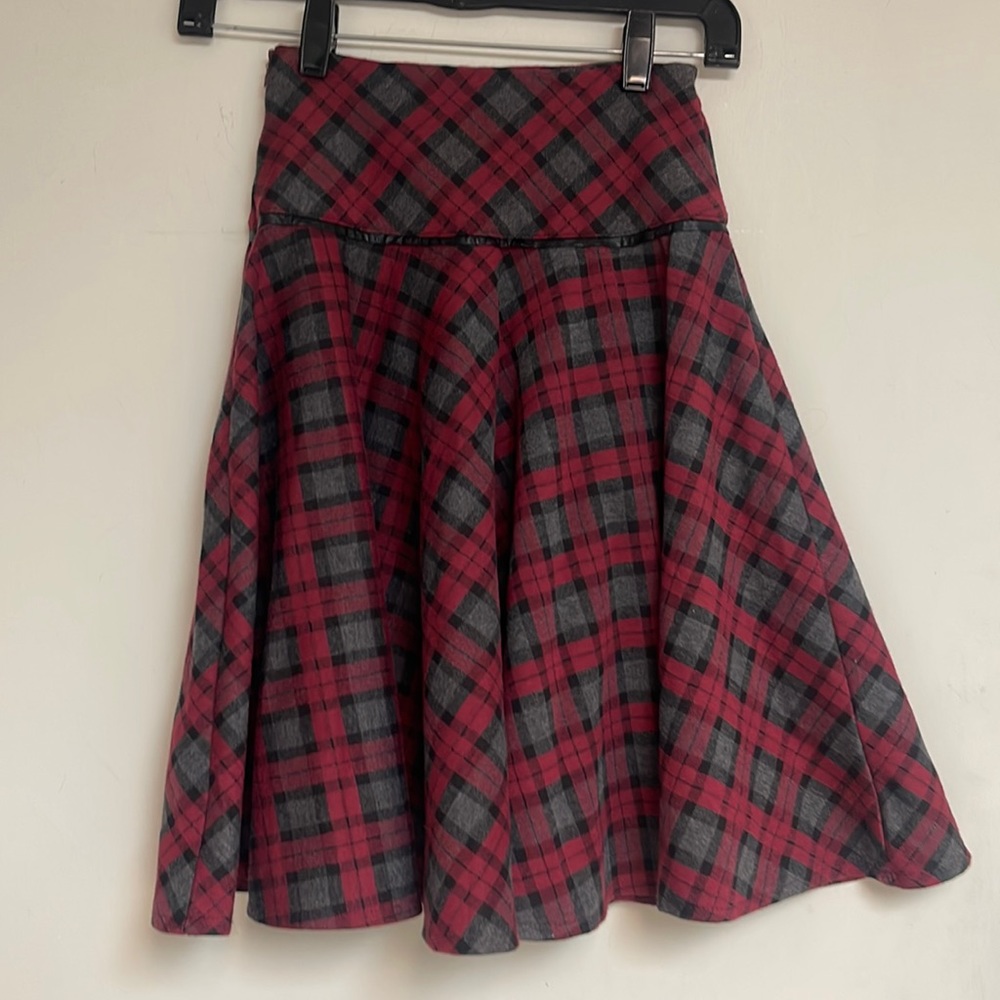 NWOT KIDICHIC plaid full skirt for girls size 12 and 14
Top is not included